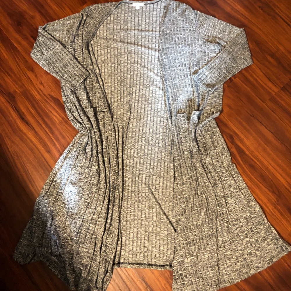 Lularoe Grey Sarah Cardigan 😍